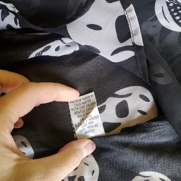 Sheer Skull Tank Top - Picture 11 of 11